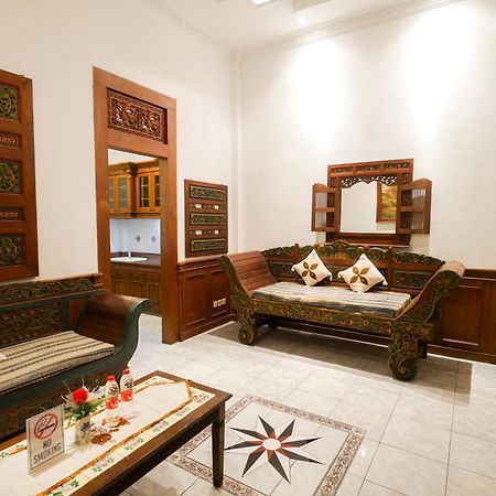 Rumah Pesik Art & Heritage Hotel Gondowulung Exterior photo