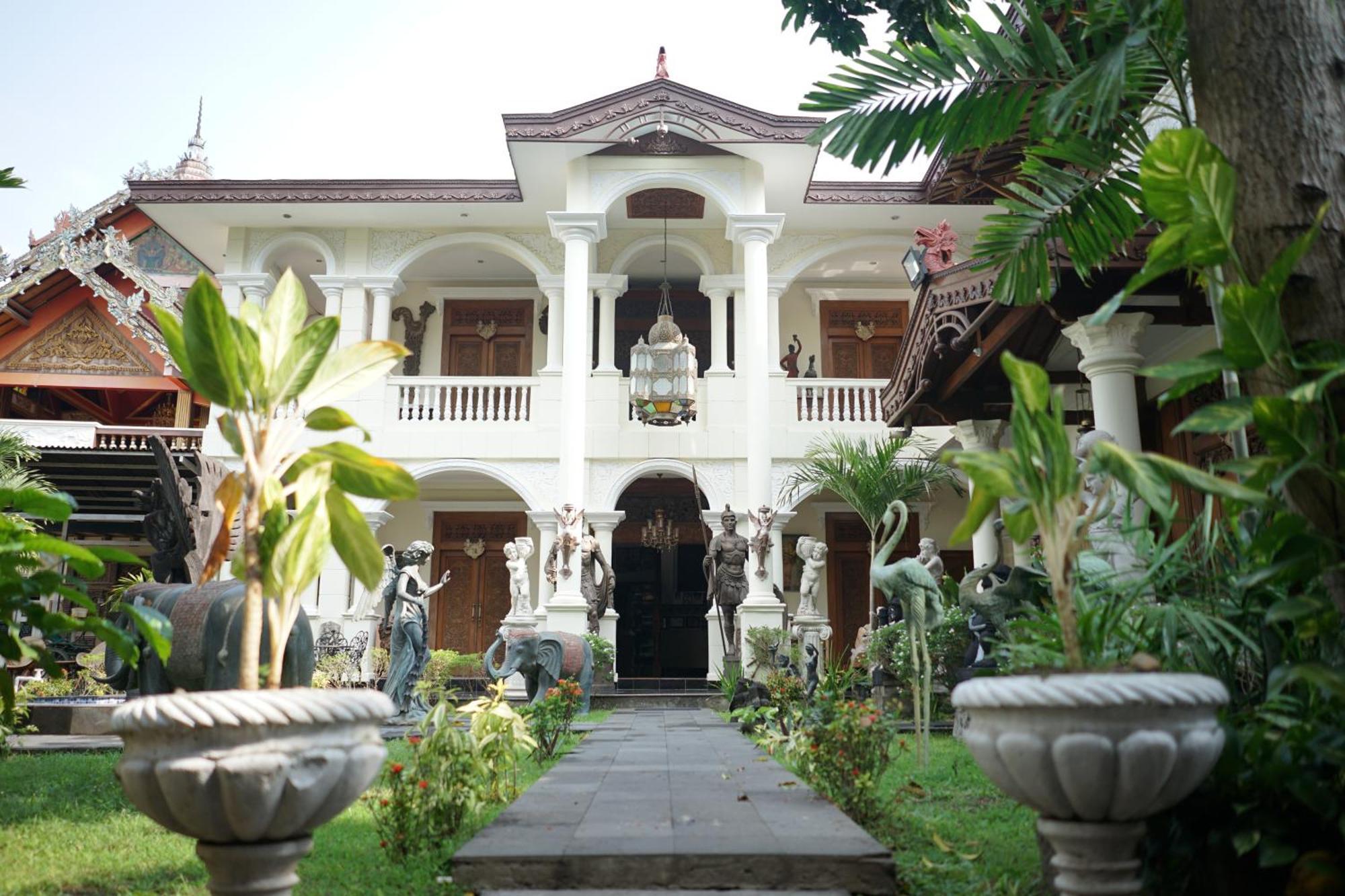 Rumah Pesik Art & Heritage Hotel Gondowulung Exterior photo