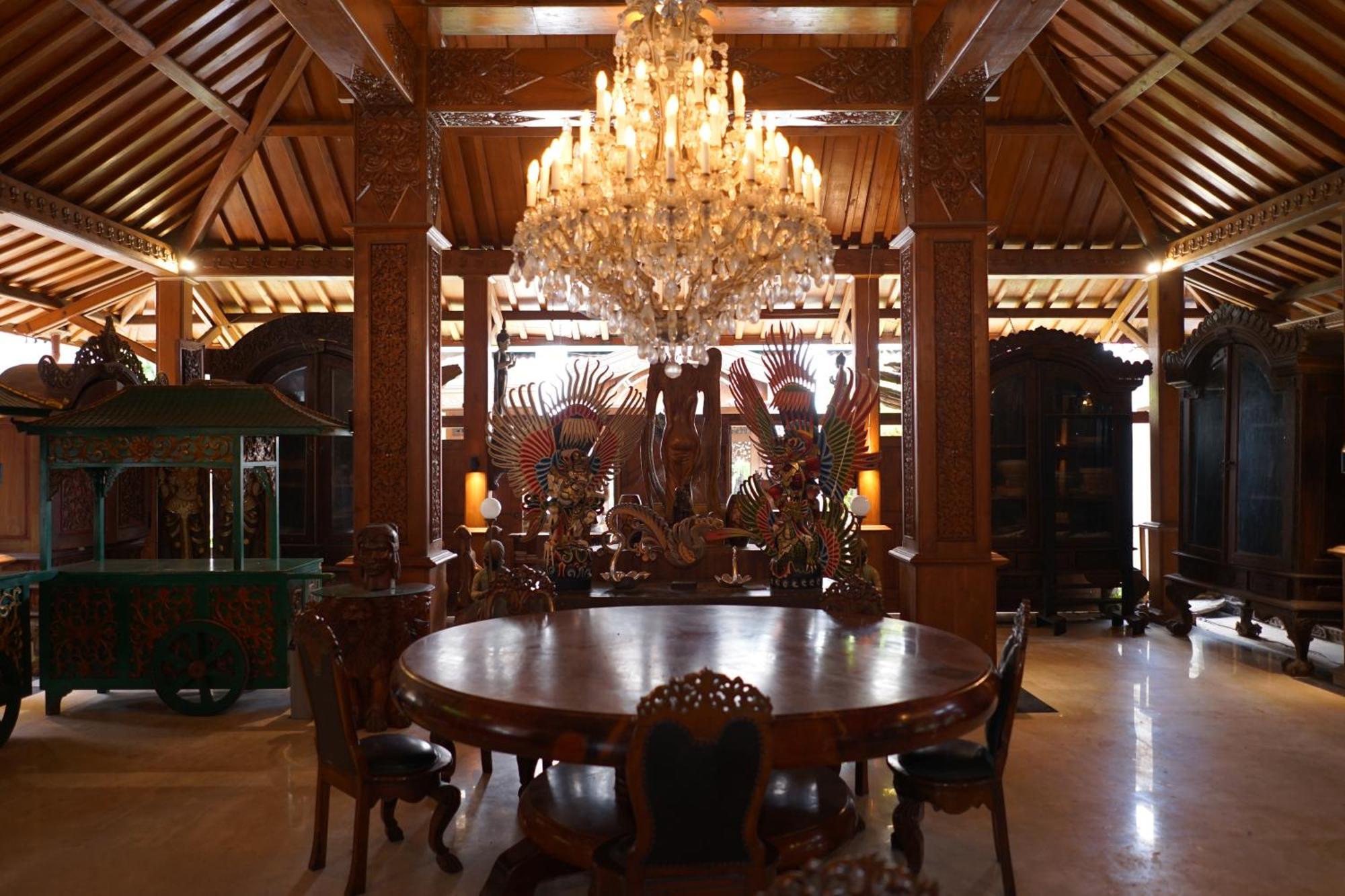 Rumah Pesik Art & Heritage Hotel Gondowulung Exterior photo