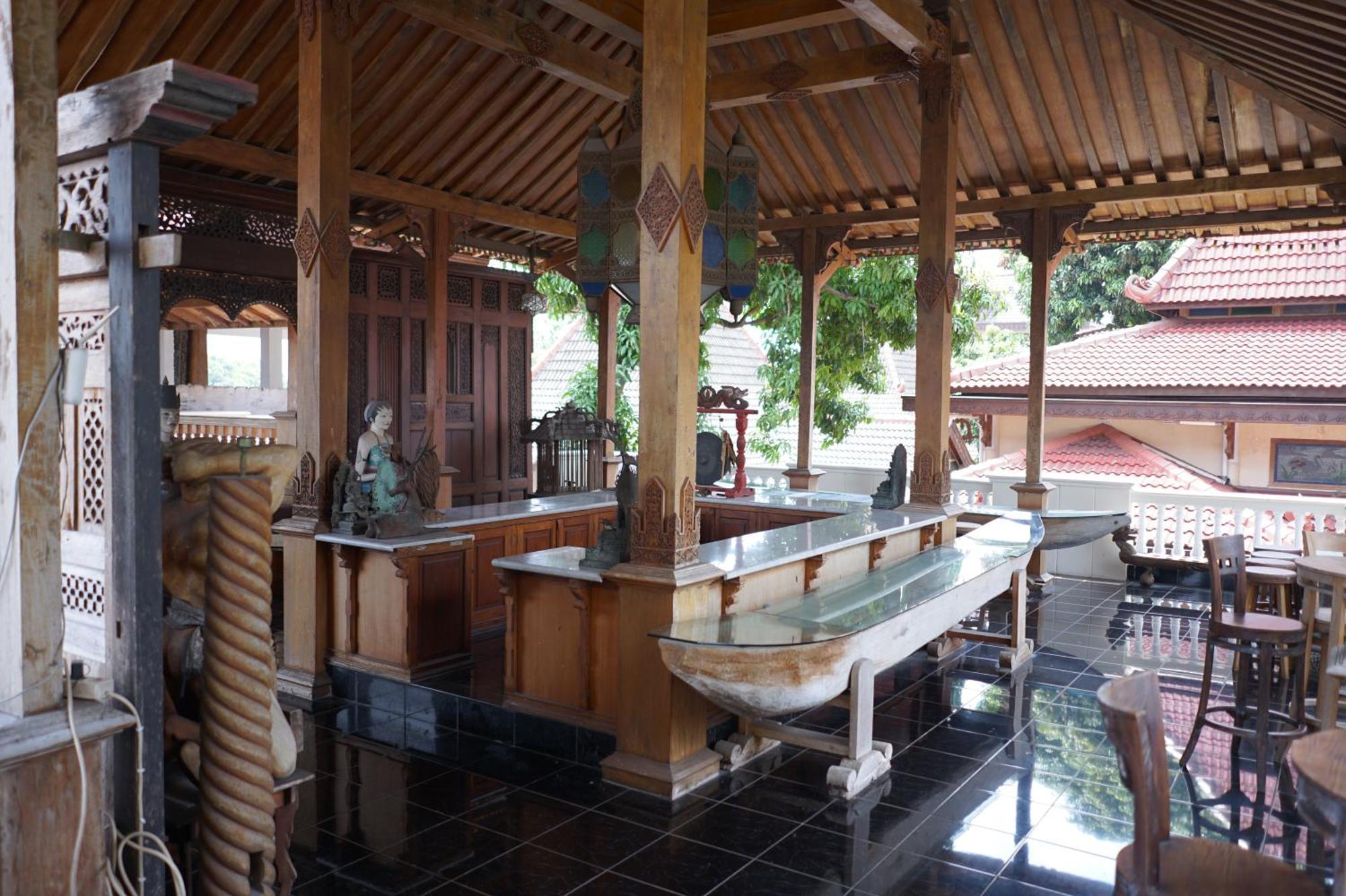 Rumah Pesik Art & Heritage Hotel Gondowulung Exterior photo