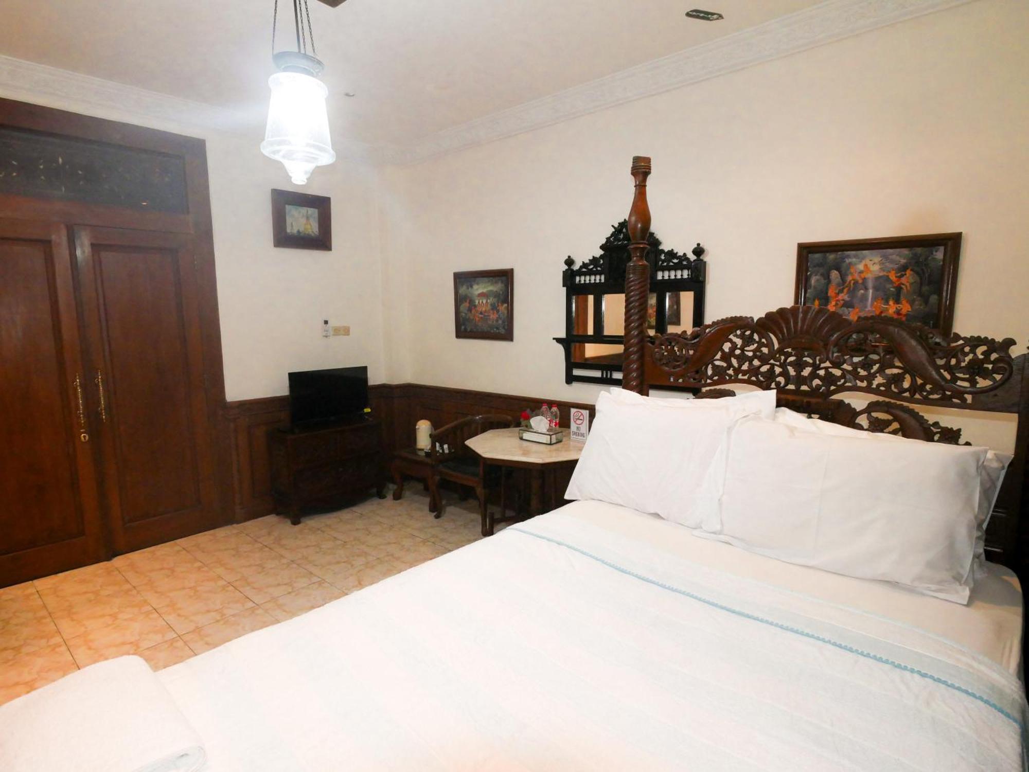 Rumah Pesik Art & Heritage Hotel Gondowulung Exterior photo