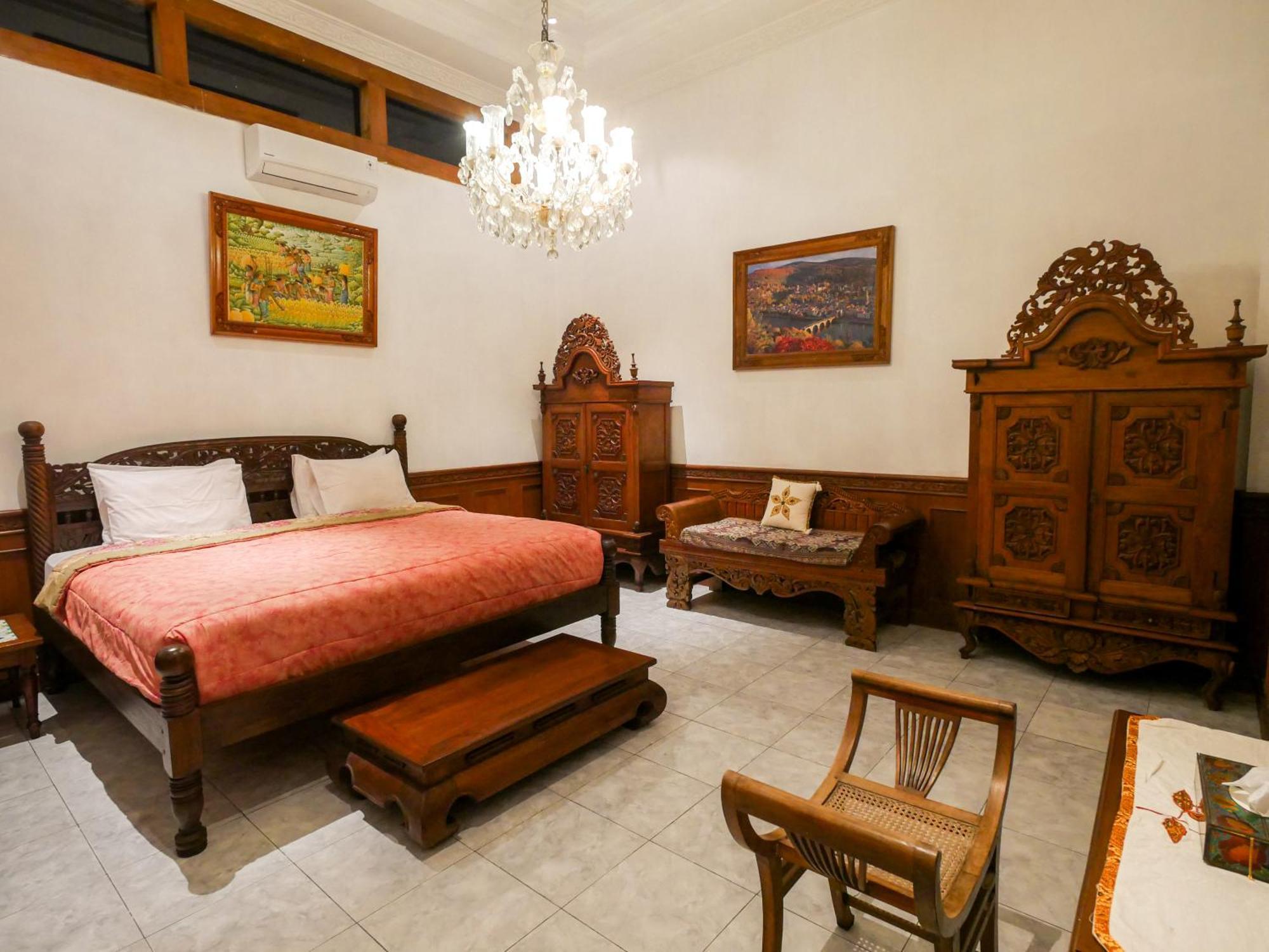 Rumah Pesik Art & Heritage Hotel Gondowulung Exterior photo